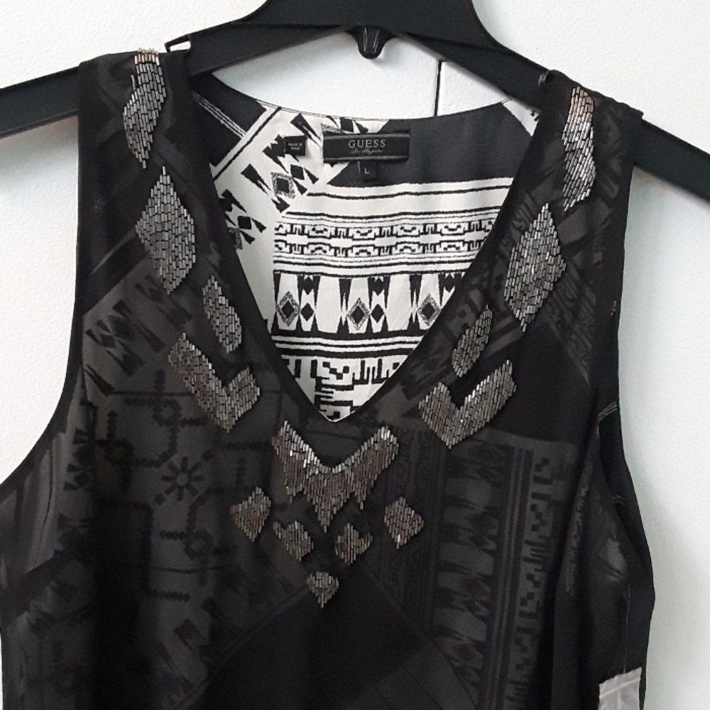Top by Guess embroided V neck decaultee - Picture 2 of 6